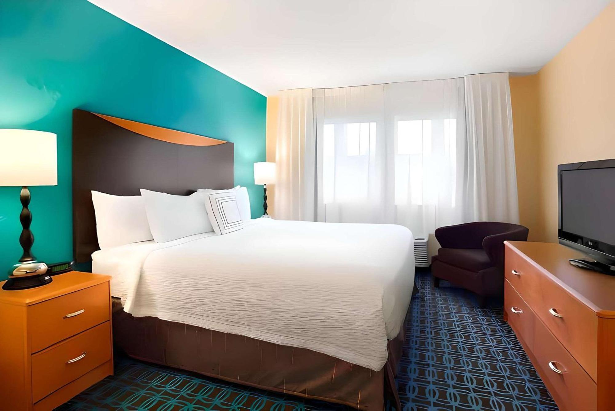 Dubuque Inn & Suites Bagian luar foto