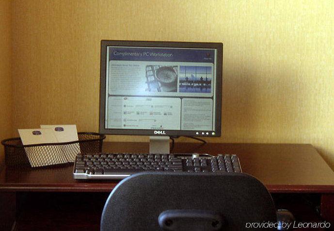 Dubuque Inn & Suites Bagian luar foto